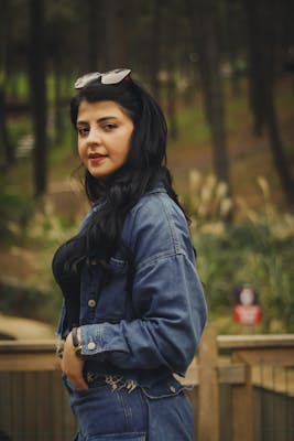 Astrid, 23